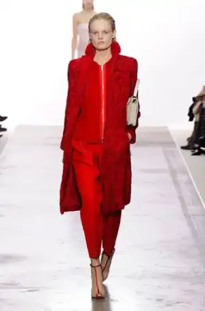$giambattista_valli_2013_2014_sonbahar_kis_defilesi_modelleri_elbise_koleksiyonu (18).webp