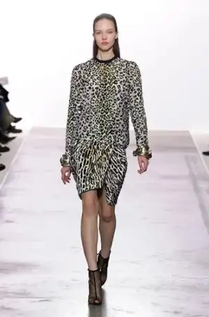 $giambattista_valli_2013_2014_sonbahar_kis_defilesi_modelleri_elbise_koleksiyonu (21).webp