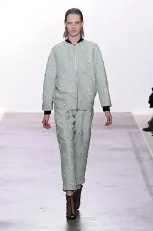 $giambattista_valli_2013_2014_sonbahar_kis_defilesi_modelleri_elbise_koleksiyonu (37).webp