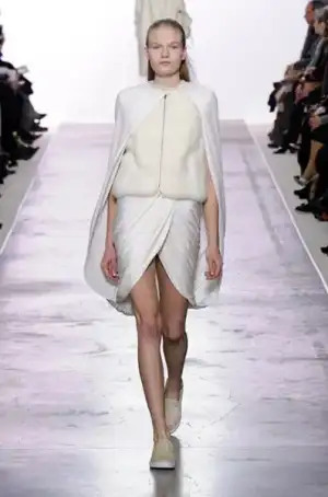 $giambattista_valli_2013_2014_sonbahar_kis_defilesi_modelleri_elbise_koleksiyonu (44).webp