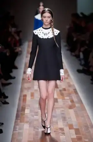 $valentino_sonbahar_kis_2013_2014_defilesi_modelleri_moda_koleksiyonu (2).webp