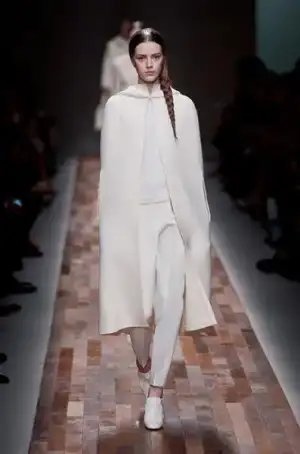 $valentino_sonbahar_kis_2013_2014_defilesi_modelleri_moda_koleksiyonu (11).webp