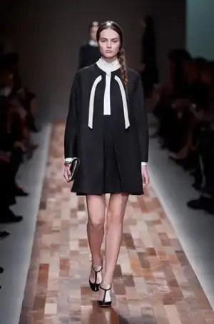 $valentino_sonbahar_kis_2013_2014_defilesi_modelleri_moda_koleksiyonu (30).webp