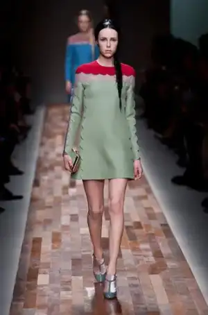 $valentino_sonbahar_kis_2013_2014_defilesi_modelleri_moda_koleksiyonu (35).webp