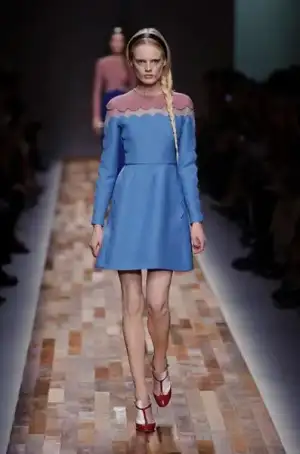 $valentino_sonbahar_kis_2013_2014_defilesi_modelleri_moda_koleksiyonu (36).webp
