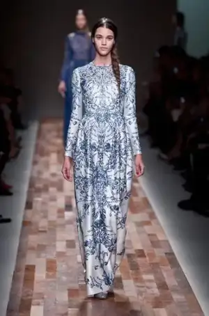 $valentino_sonbahar_kis_2013_2014_defilesi_modelleri_moda_koleksiyonu (52).webp