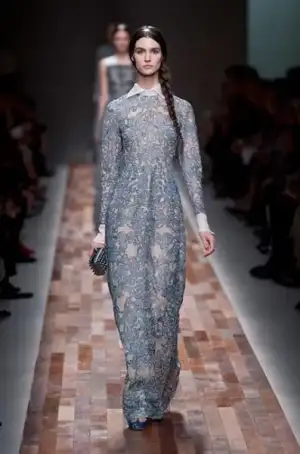 $valentino_sonbahar_kis_2013_2014_defilesi_modelleri_moda_koleksiyonu (54).webp