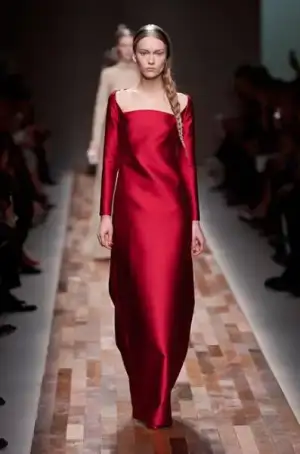 $valentino_sonbahar_kis_2013_2014_defilesi_modelleri_moda_koleksiyonu (57).webp
