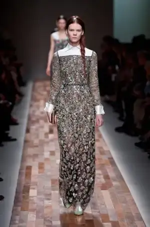 $valentino_sonbahar_kis_2013_2014_defilesi_modelleri_moda_koleksiyonu (60).webp