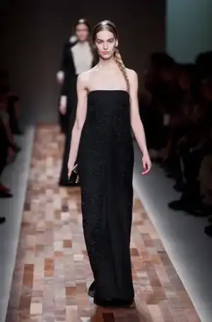 $valentino_sonbahar_kis_2013_2014_defilesi_modelleri_moda_koleksiyonu (64).webp