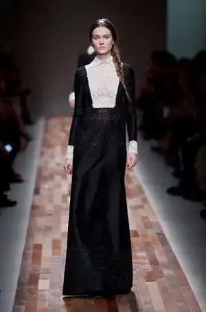 $valentino_sonbahar_kis_2013_2014_defilesi_modelleri_moda_koleksiyonu (65).webp