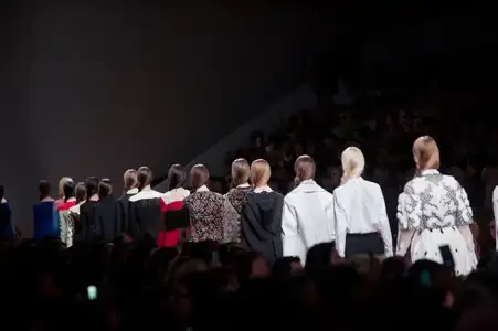 $valentino_sonbahar_kis_2013_2014_defilesi_modelleri_moda_koleksiyonu (68).webp