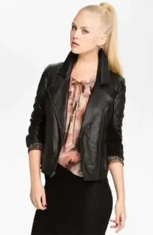 $son moda yakal&#305; dar kesim bayan deri ceketleri.webp