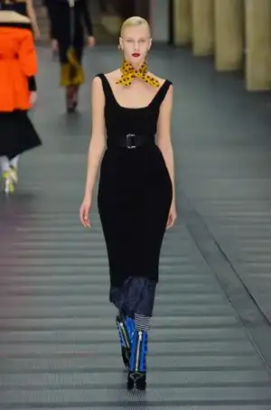 $miu_miu_sonbahar_kis_2013_2014_modelleri_defilesi_modasi (7).webp