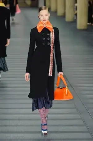 $miu_miu_sonbahar_kis_2013_2014_modelleri_defilesi_modasi (24).webp
