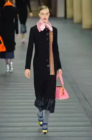 $miu_miu_sonbahar_kis_2013_2014_modelleri_defilesi_modasi (25).webp