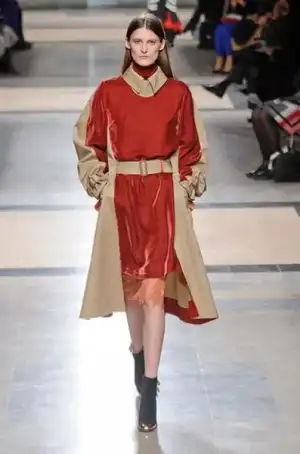 $sacai_sonbahar_kis_2013_2014_modelleri_defilesi_koleksiyonu (16).webp