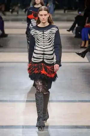 $sacai_sonbahar_kis_2013_2014_modelleri_defilesi_koleksiyonu (18).webp