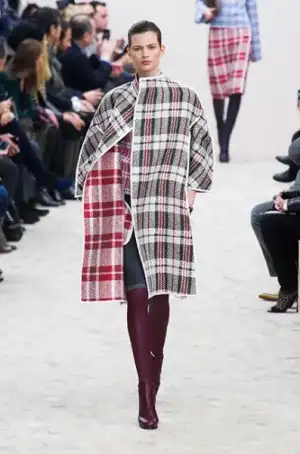 $celine_sonbahar_kis_2013_2014_defilesi_modelleri_koleksiyonu_elbise (11).webp