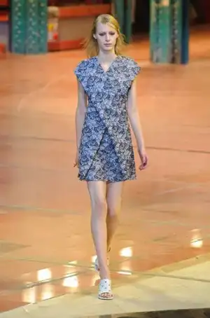 $kenzo_sonbahar_kis_2013_2014_defilesi_modelleri_modasi (10).webp