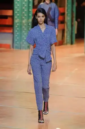 $kenzo_sonbahar_kis_2013_2014_defilesi_modelleri_modasi (16).webp