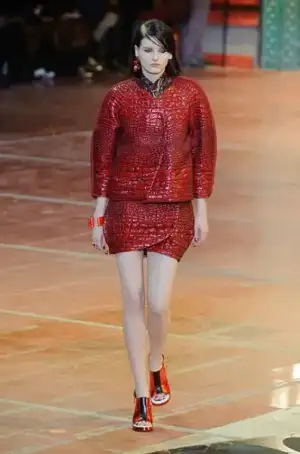 $kenzo_sonbahar_kis_2013_2014_defilesi_modelleri_modasi (28).webp