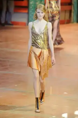 $kenzo_sonbahar_kis_2013_2014_defilesi_modelleri_modasi (31).webp