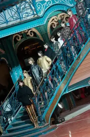 $kenzo_sonbahar_kis_2013_2014_defilesi_modelleri_modasi (33).webp