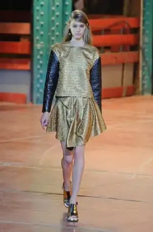 $kenzo_sonbahar_kis_2013_2014_defilesi_modelleri_modasi (35).webp