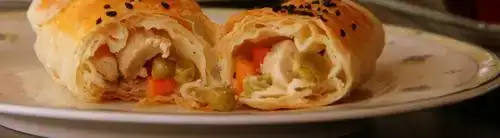 $tavuklu-sebzeli-borek.webp
