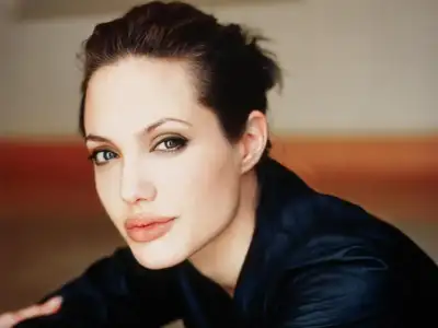 $Angelina_Jolie.webp