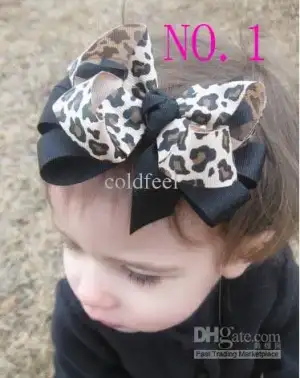 $girl-hair-bows-leopard-grosgrain-hairbow.webp