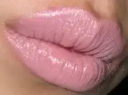 $a&#231;&#305;k-pembe_ruj.webp