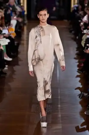 $stella_mccartney_sonbahar_kis_2013_2014_defile_modelleri_koleksiyonu (17).webp