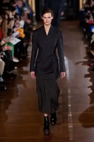 $stella_mccartney_sonbahar_kis_2013_2014_defile_modelleri_koleksiyonu (30).webp