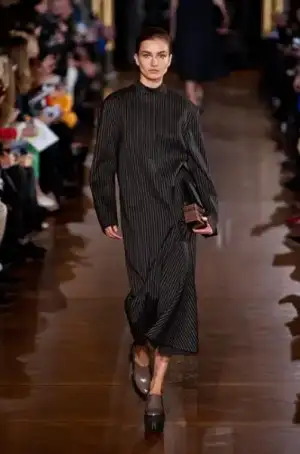 $stella_mccartney_sonbahar_kis_2013_2014_defile_modelleri_koleksiyonu (33).webp