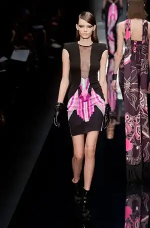 $Leonard_sonbahar_kis_2013_2014_defilesi_modelleri_koleksiyonu (3).webp