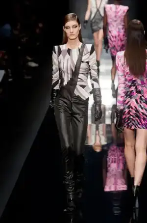 $Leonard_sonbahar_kis_2013_2014_defilesi_modelleri_koleksiyonu (12).webp