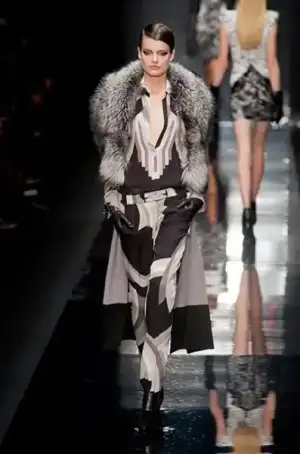 $Leonard_sonbahar_kis_2013_2014_defilesi_modelleri_koleksiyonu (15).webp