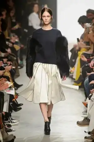 $maison_rabih_kayrouz_2013_2014_sonbahar_kis_moda_defile (3).webp