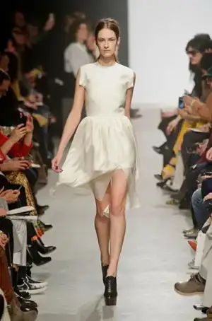 $maison_rabih_kayrouz_2013_2014_sonbahar_kis_moda_defile (8).webp