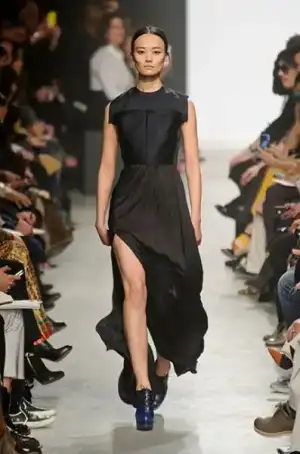 $maison_rabih_kayrouz_2013_2014_sonbahar_kis_moda_defile (11).webp