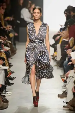 $maison_rabih_kayrouz_2013_2014_sonbahar_kis_moda_defile (12).webp