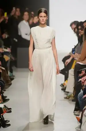 $maison_rabih_kayrouz_2013_2014_sonbahar_kis_moda_defile (17).webp