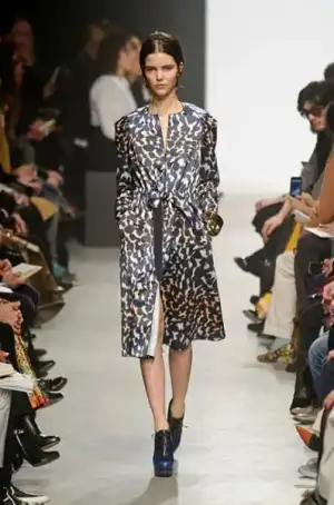 $maison_rabih_kayrouz_2013_2014_sonbahar_kis_moda_defile (18).webp