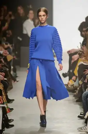$maison_rabih_kayrouz_2013_2014_sonbahar_kis_moda_defile (21).webp