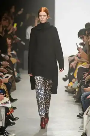 $maison_rabih_kayrouz_2013_2014_sonbahar_kis_moda_defile (27).webp