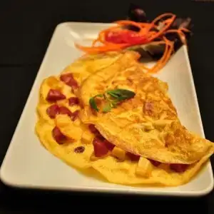$Sosisli-omlet-.webp