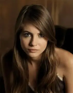 $willa-holland-photo.webp