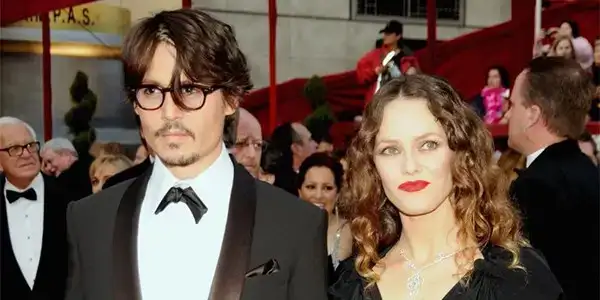 $johnny-depp-metinici.webp
